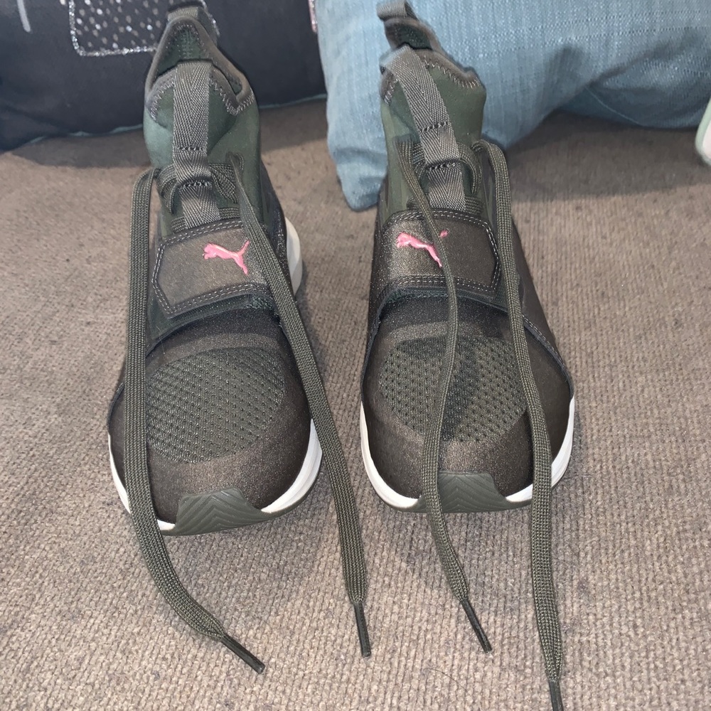 PUMA Phenom sneakers